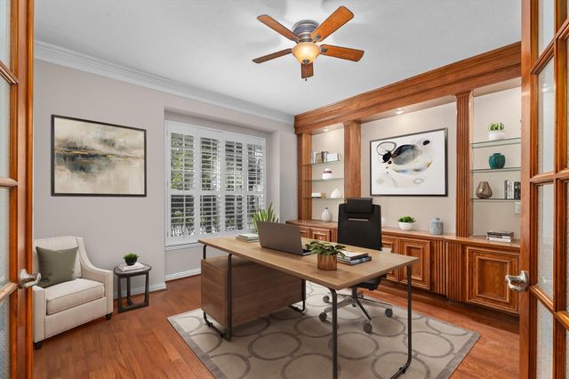 15 Barlow Court, The Woodlands, TX 77382