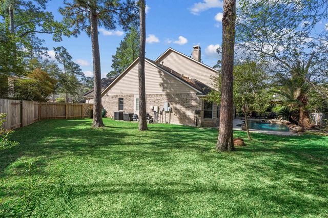 15 Barlow Court, The Woodlands, TX 77382