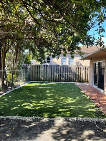 1074 NW 27th St, Miami, FL 33127