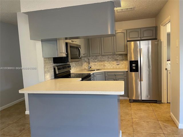 1074 NW 27th St, Miami, FL 33127