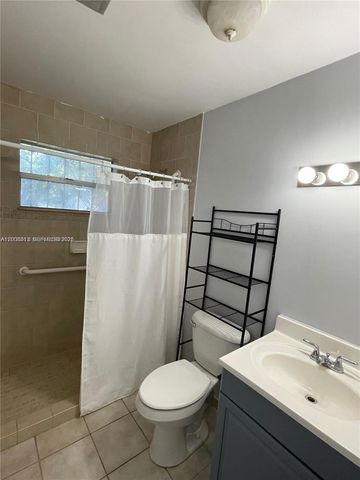 1074 NW 27th St, Miami, FL 33127