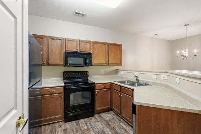 527 Ivy Ridge Drive, Building 10, Newport, KY 41076