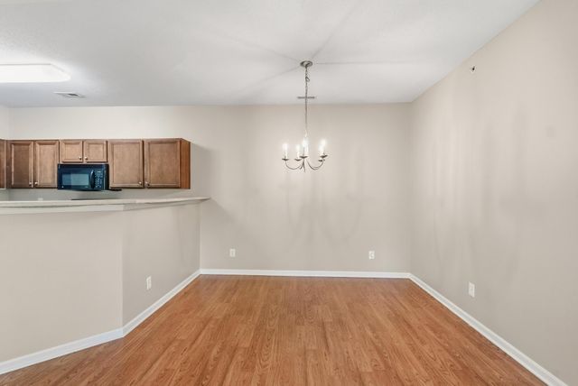 527 Ivy Ridge Drive, Building 10, Newport, KY 41076