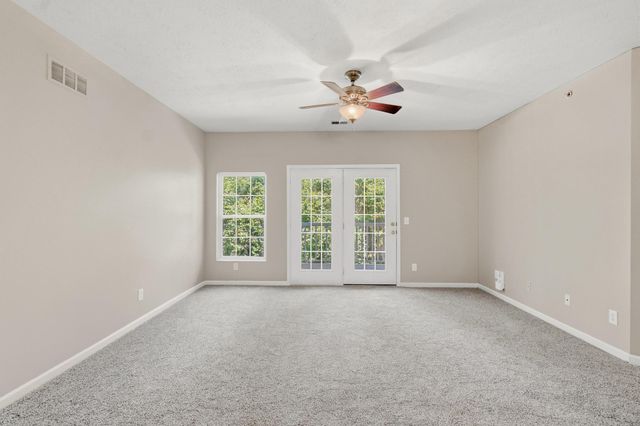 527 Ivy Ridge Drive, Building 10, Newport, KY 41076