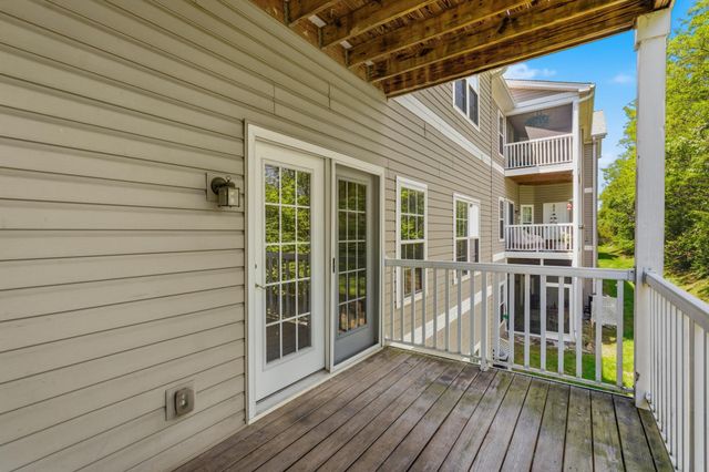 527 Ivy Ridge Drive, Building 10, Newport, KY 41076