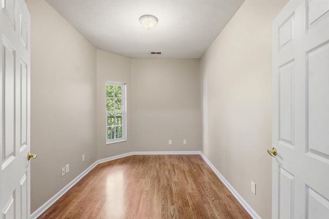 527 Ivy Ridge Drive, Building 10, Newport, KY 41076