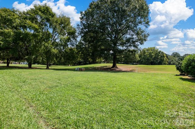 8219 Golf Ridge Drive, Charlotte, NC 28277