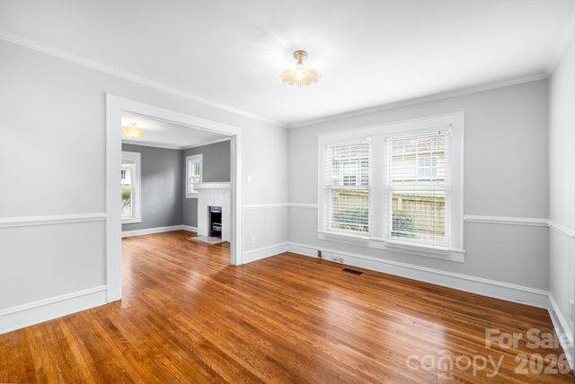 900 Sweetbriar Street, Charlotte, NC 28205