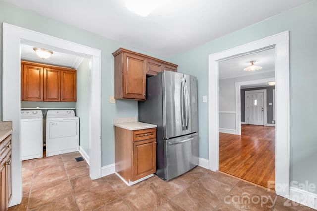 900 Sweetbriar Street, Charlotte, NC 28205