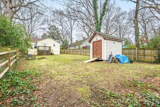 900 Sweetbriar Street, Charlotte, NC 28205