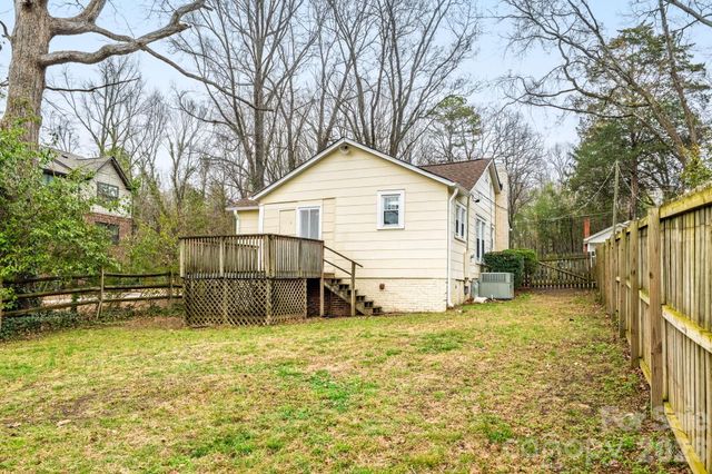 900 Sweetbriar Street, Charlotte, NC 28205