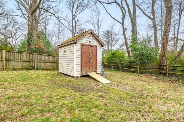 900 Sweetbriar Street, Charlotte, NC 28205