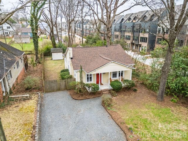 900 Sweetbriar Street, Charlotte, NC 28205