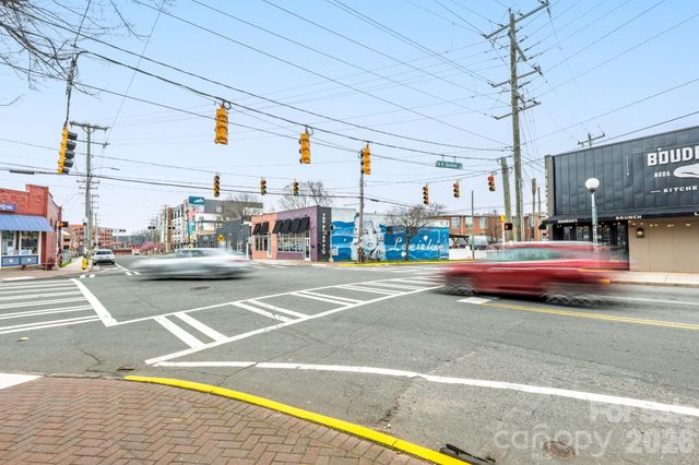 900 Sweetbriar Street, Charlotte, NC 28205