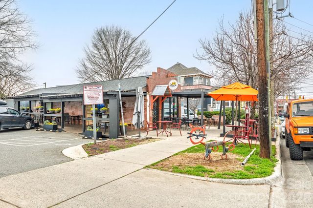 900 Sweetbriar Street, Charlotte, NC 28205