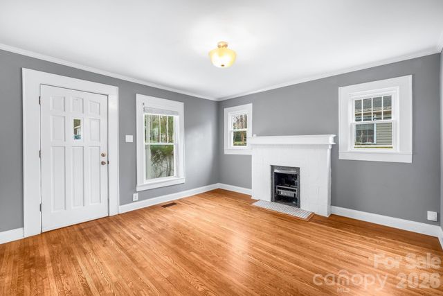 900 Sweetbriar Street, Charlotte, NC 28205