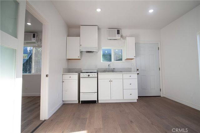 432 S St. Louis Street, Los Angeles, CA 90006
