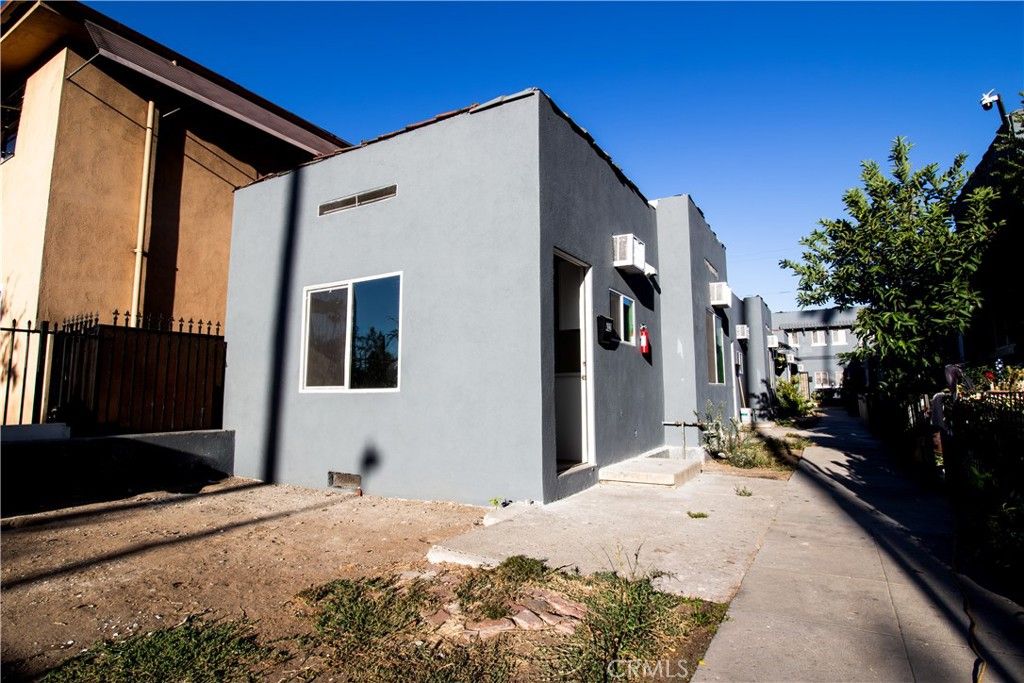 432 S St. Louis Street, Los Angeles, CA 90006