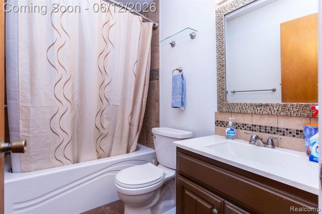 4062 Lexington Drive, Trenton, MI 48183