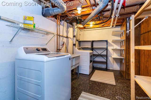 4062 Lexington Drive, Trenton, MI 48183