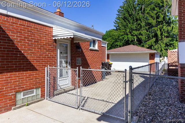4062 Lexington Drive, Trenton, MI 48183