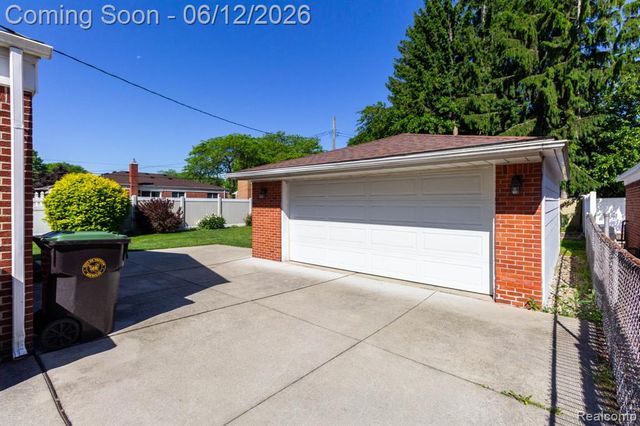 4062 Lexington Drive, Trenton, MI 48183