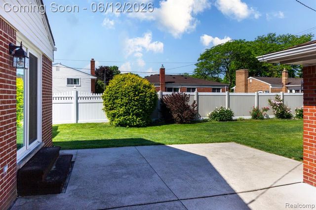 4062 Lexington Drive, Trenton, MI 48183