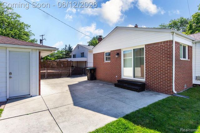 4062 Lexington Drive, Trenton, MI 48183