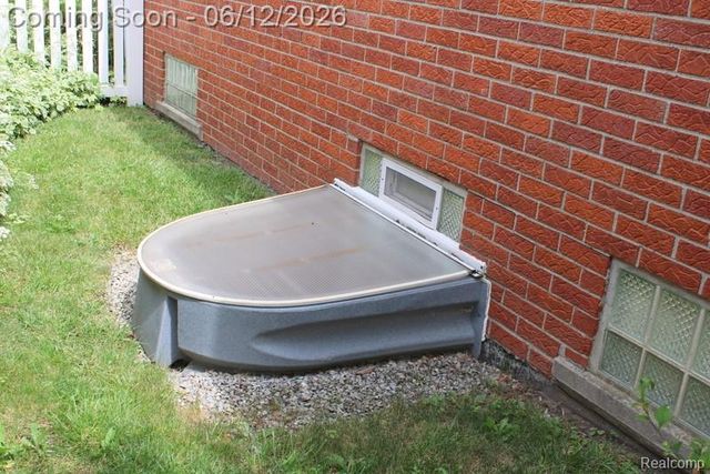 4062 Lexington Drive, Trenton, MI 48183