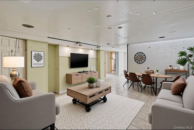 294 Autumn Avenue, Brooklyn, NY 11208