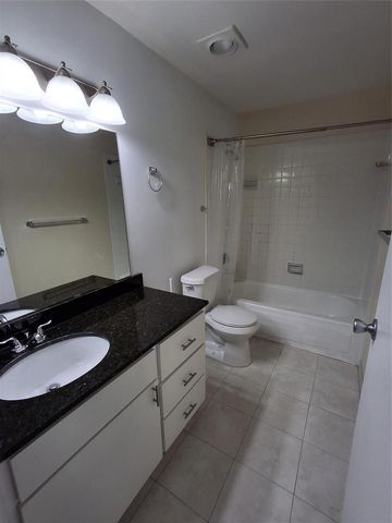 899 Riverside Drive 613, Coral Springs, FL 33071