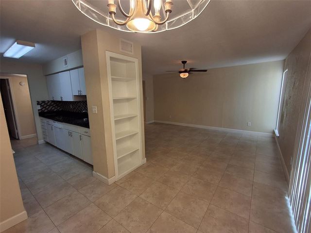 899 Riverside Drive 613, Coral Springs, FL 33071