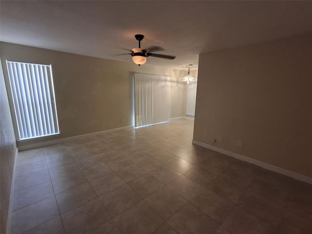 899 Riverside Drive 613, Coral Springs, FL 33071