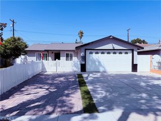 2309 W Anahurst Place, Santa Ana, CA 92704