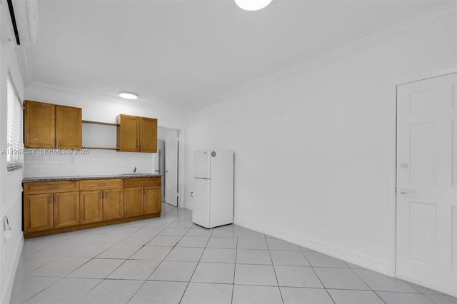 201 SW 51st Ct 3, Miami, FL 33134