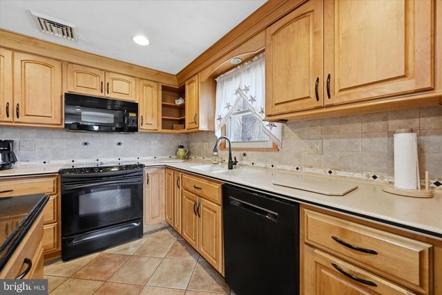 115 WINDY HILL RD, Downingtown, PA 19335
