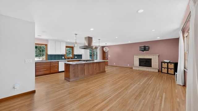 133 Craig Way NE, Fridley, MN 55432