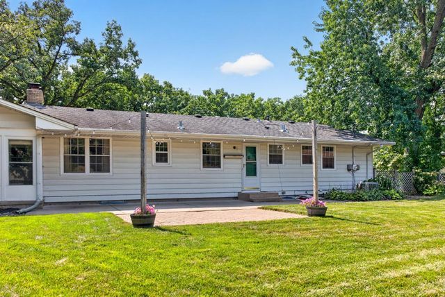133 Craig Way NE, Fridley, MN 55432