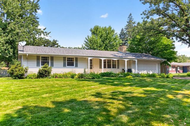133 Craig Way NE, Fridley, MN 55432