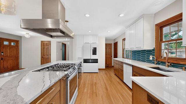 133 Craig Way NE, Fridley, MN 55432