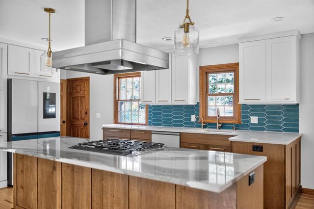 133 Craig Way NE, Fridley, MN 55432