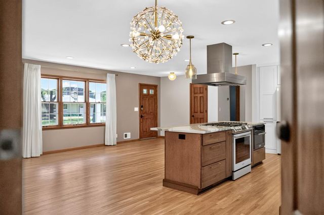 133 Craig Way NE, Fridley, MN 55432