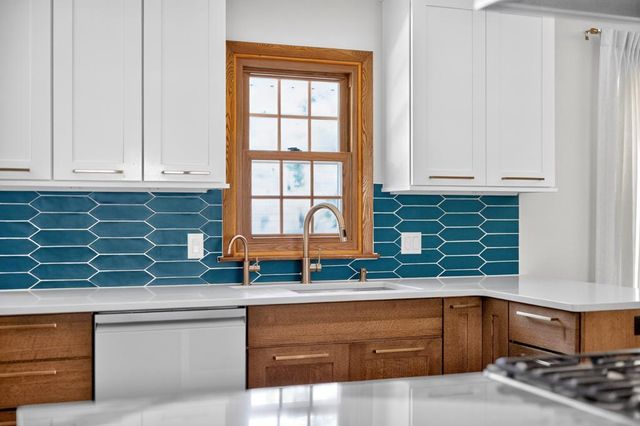 133 Craig Way NE, Fridley, MN 55432