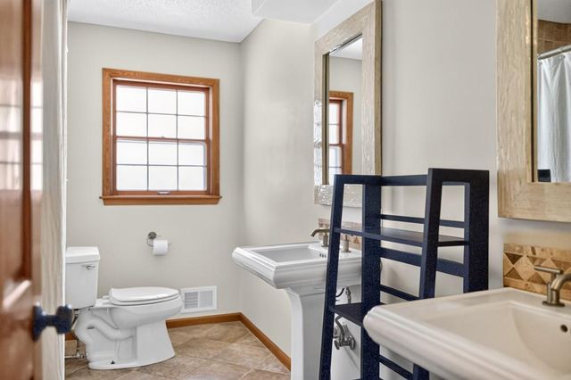 133 Craig Way NE, Fridley, MN 55432