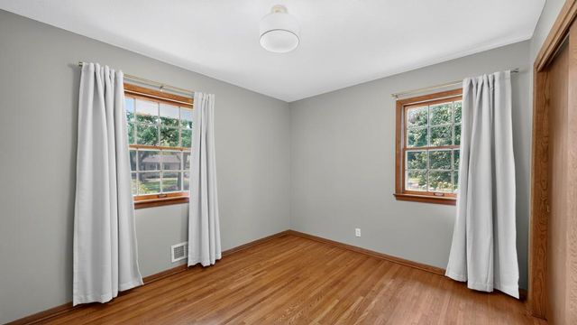 133 Craig Way NE, Fridley, MN 55432