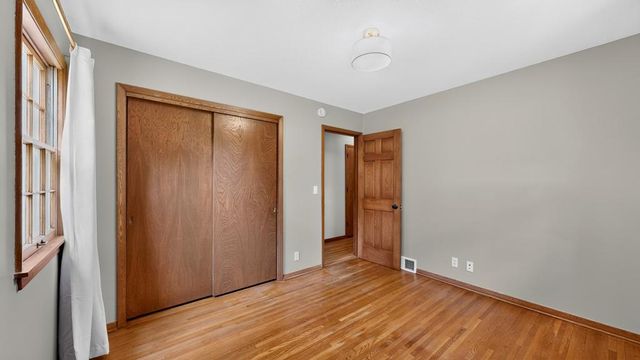 133 Craig Way NE, Fridley, MN 55432