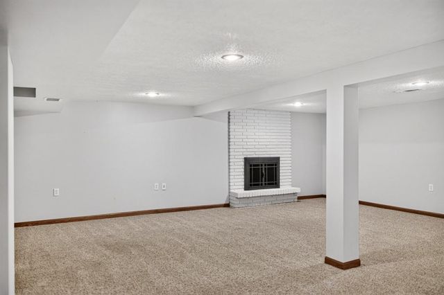 133 Craig Way NE, Fridley, MN 55432