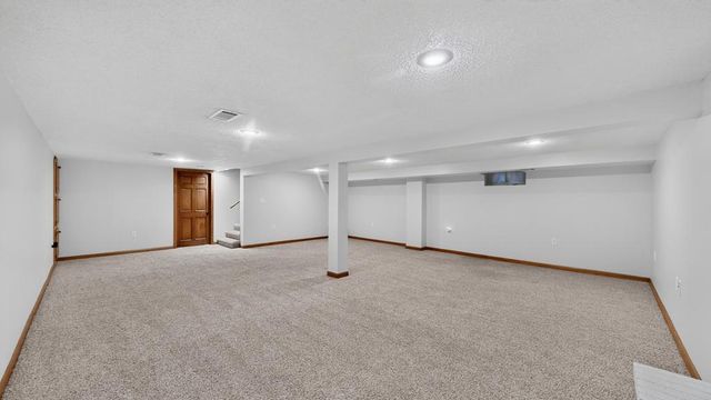 133 Craig Way NE, Fridley, MN 55432