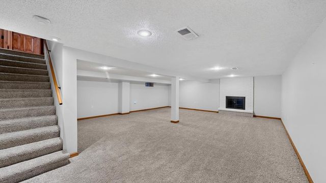 133 Craig Way NE, Fridley, MN 55432