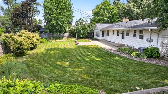 133 Craig Way NE, Fridley, MN 55432